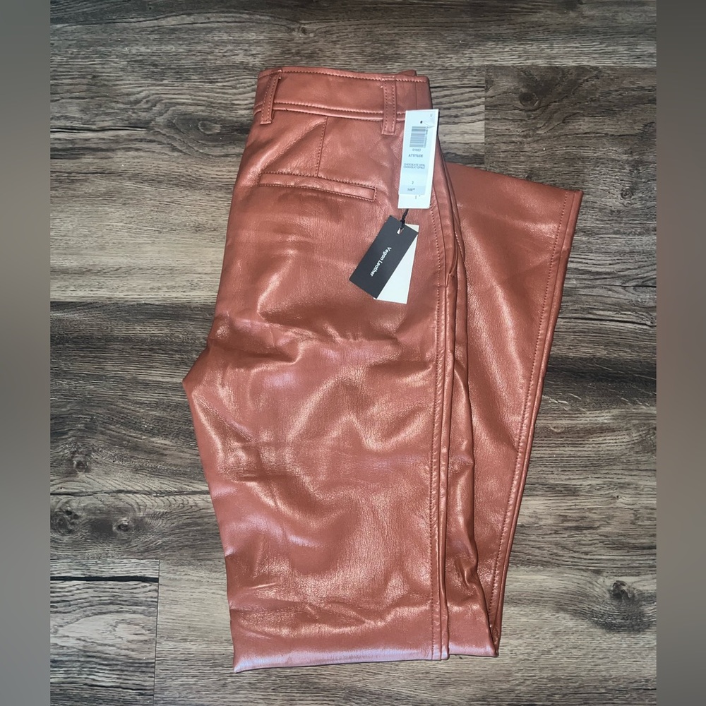 NWT Aritzia - Babaton vegan leather pants! size 2, perfect condition!